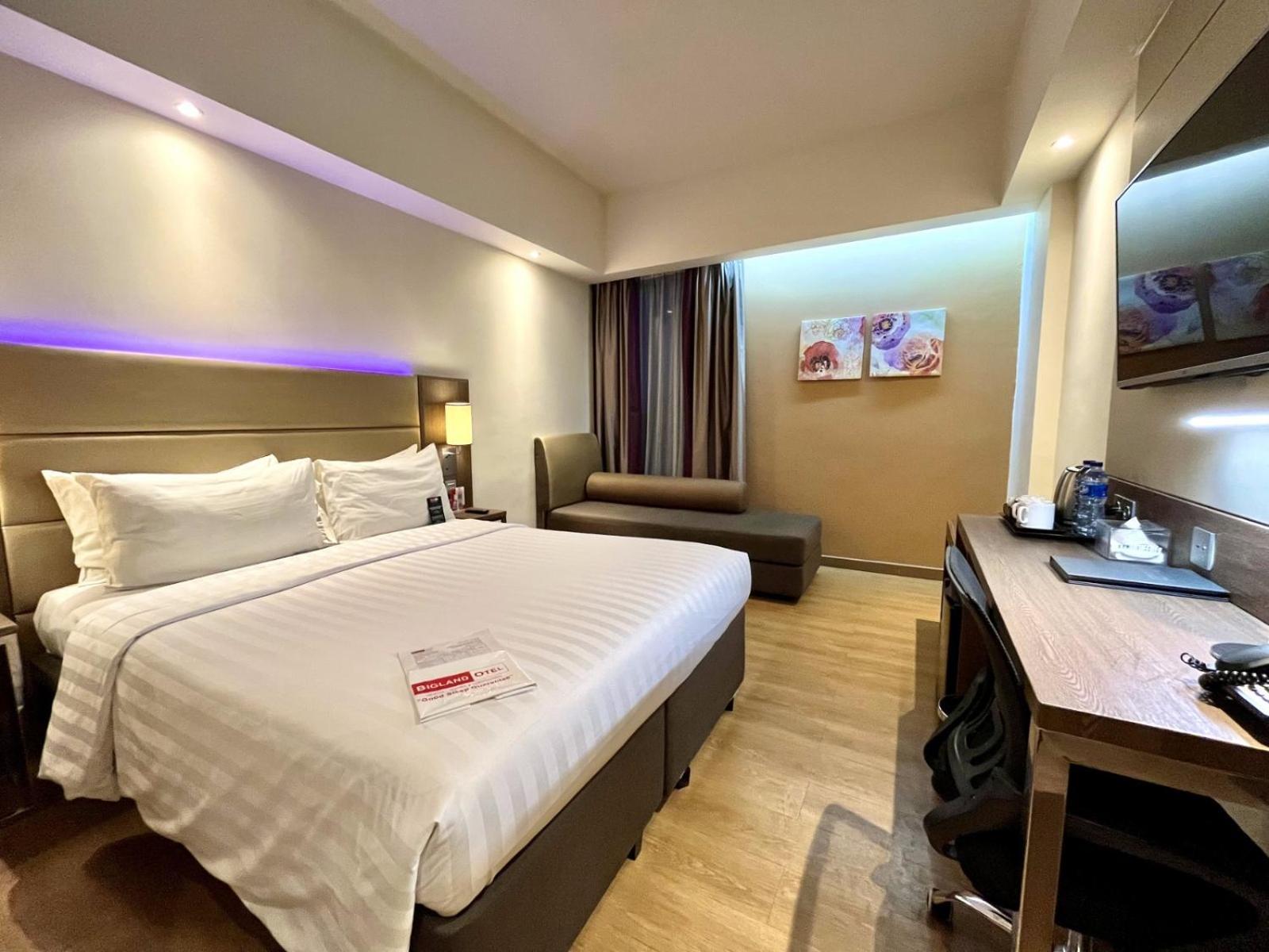 Bigland Hotel & Convention Sentul Bogor Esterno foto