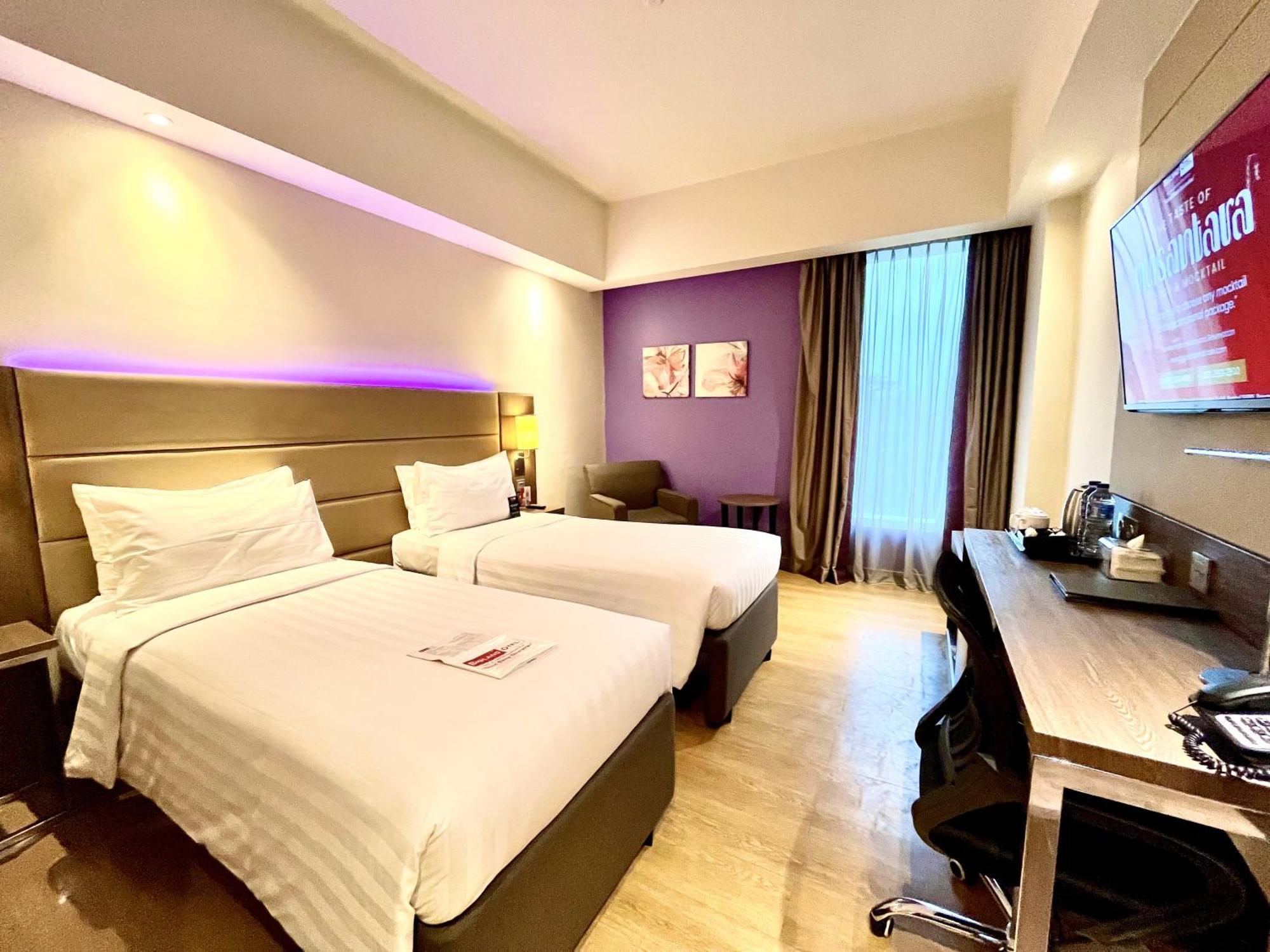 Bigland Hotel & Convention Sentul Bogor Esterno foto