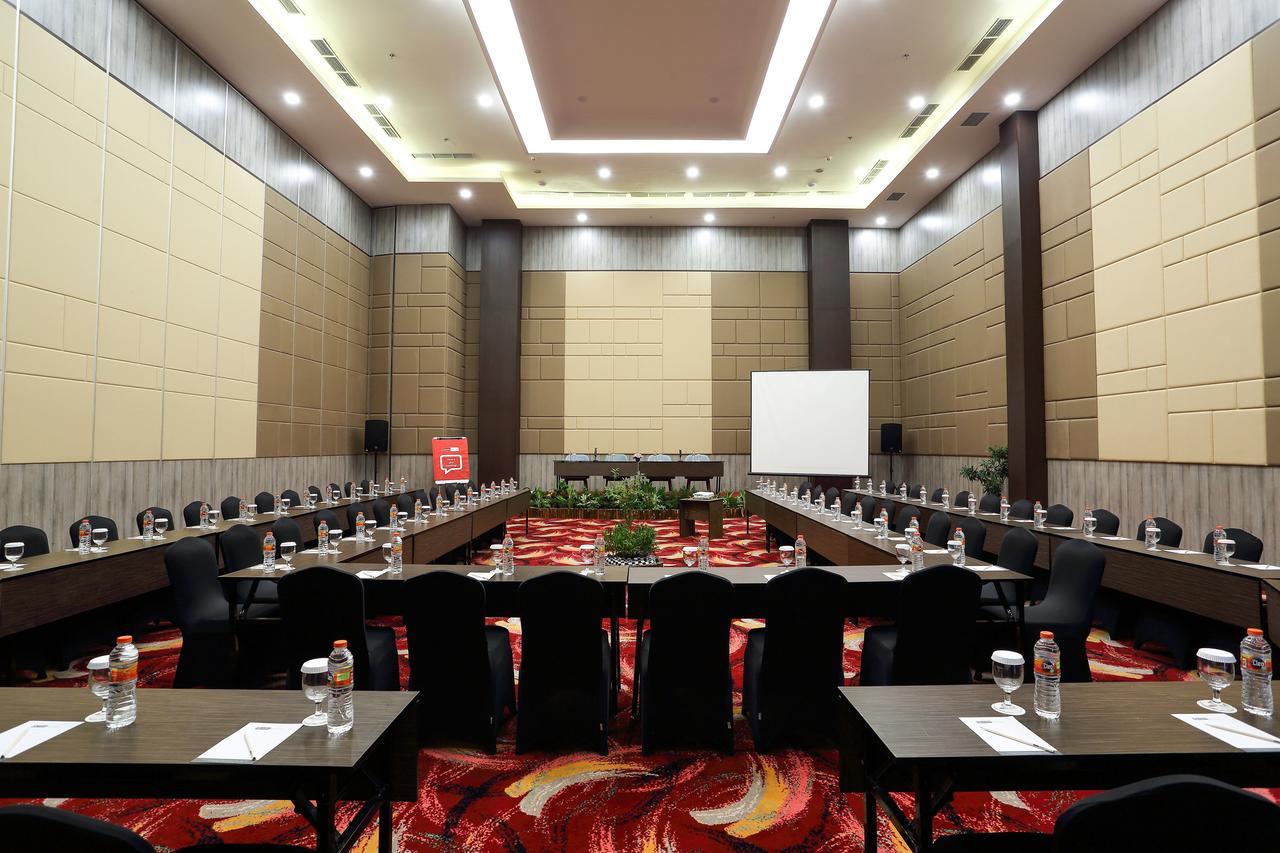 Bigland Hotel & Convention Sentul Bogor Esterno foto
