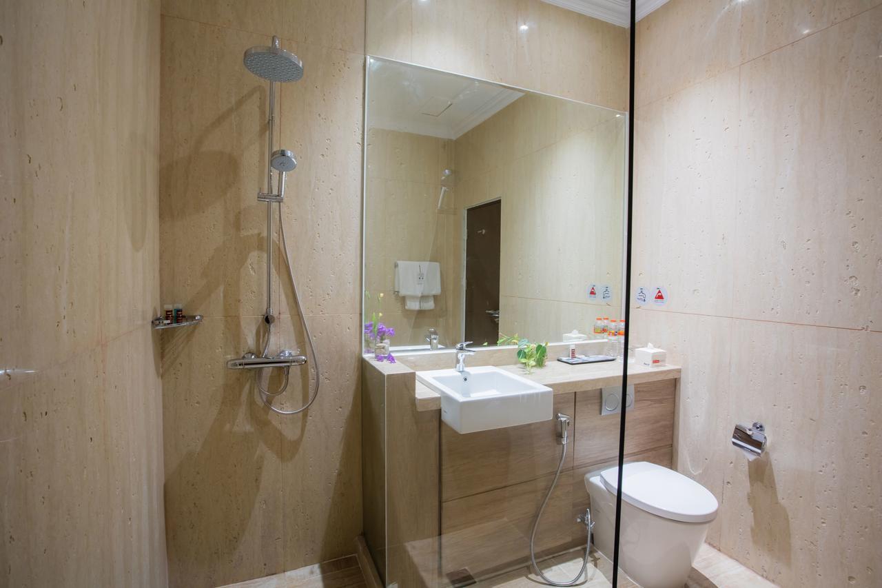Bigland Hotel & Convention Sentul Bogor Esterno foto
