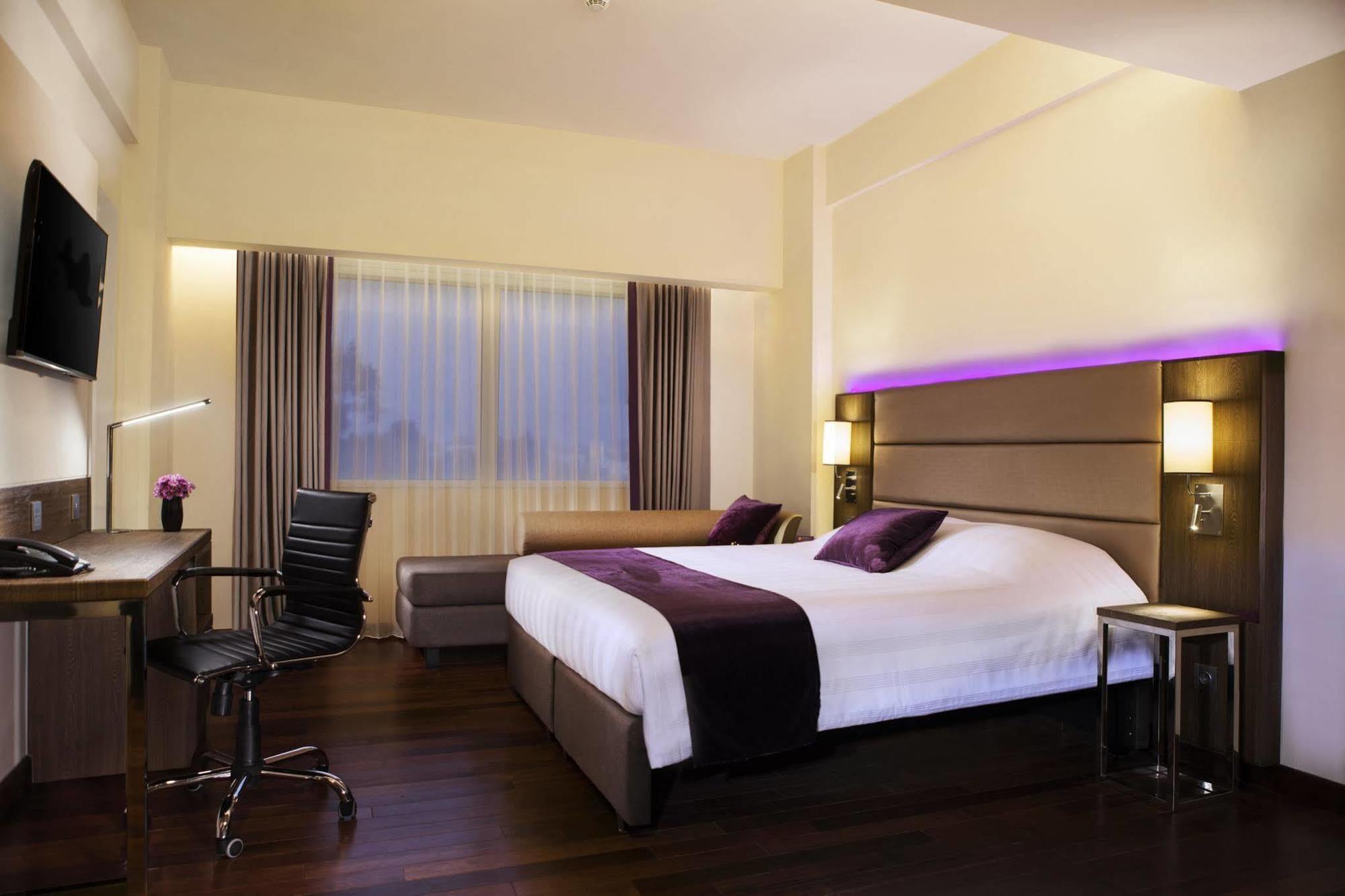 Bigland Hotel & Convention Sentul Bogor Esterno foto